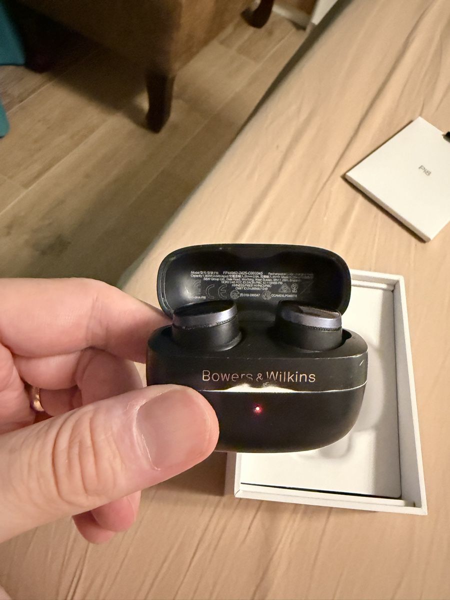 Bowers & Wilkins Cuffie: Cuffie Bowers & Wilkins – Usato da Pregassona venduto da JJones79 1