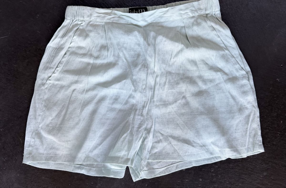 Pantalons: Shorts imbyM hellgrün Grösse S – D'occasion à Chur par simhofstr