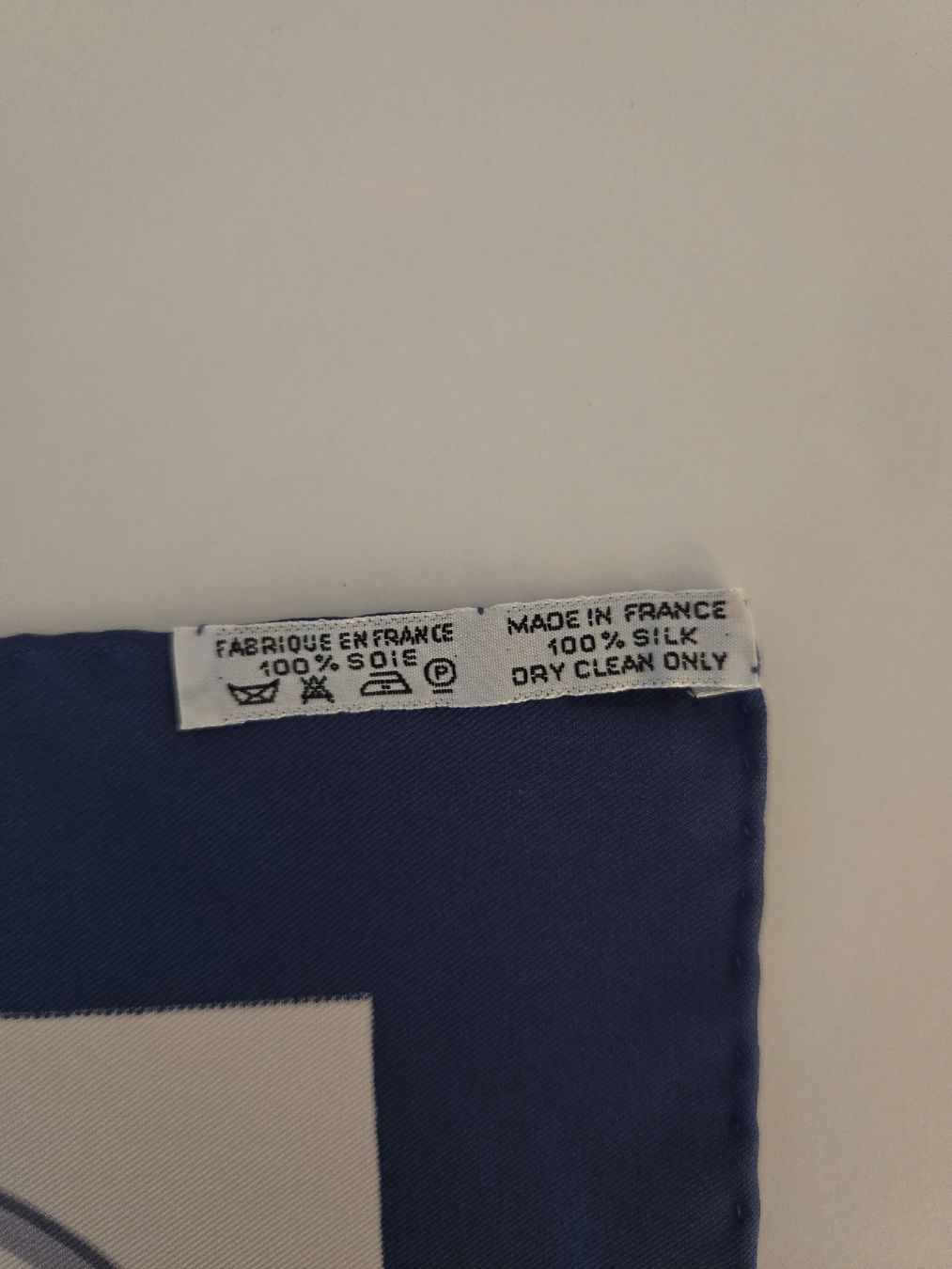 Hermès Foulard & Sciarpe: Seidenschal Hermès "Brides de Gala" – Nuovo (secondo la descrizione) da Weinfelden venduto da lexamo94 1