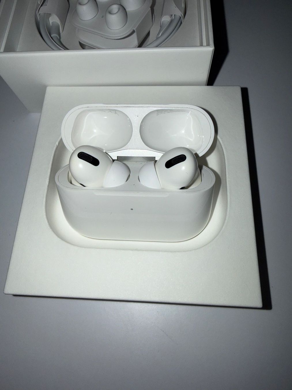Apple Cuffie: AirPods Pro A2190 – Difettoso da Langwiesen venduto da hugo201l 1