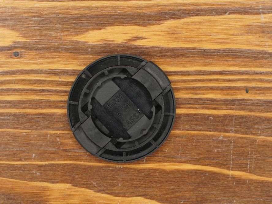 Leica Obiettivi: Leica Objektivdeckel E39  / Lens Cap – Usato da Bern venduto da FotoStrobo.ch_Outlet 1