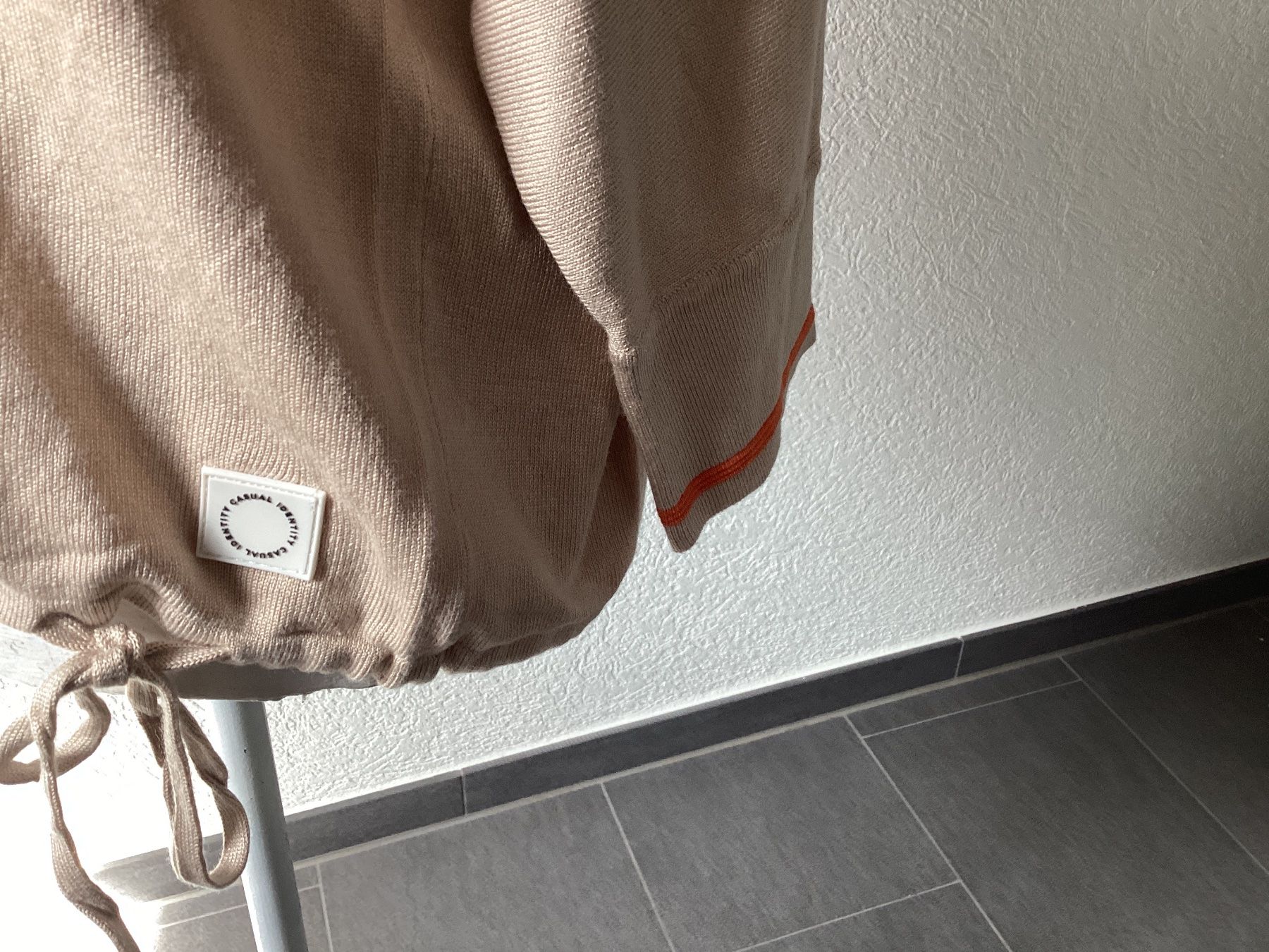 Comma Maglioni & Felpe: COMMA Damen Pullover beige / orange Grösse 38 super Zustand – Usato da Homberg b. Thun venduto da Homata 1