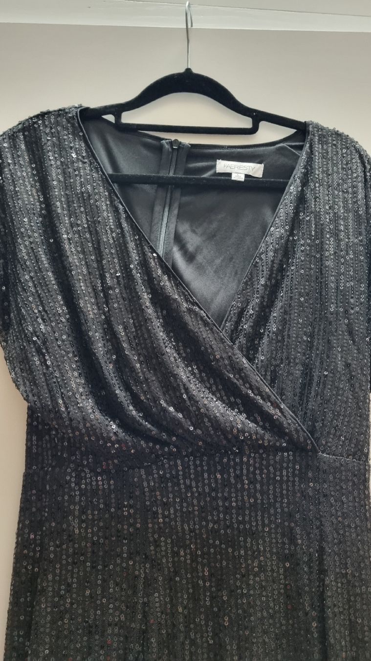 Vestiti: Abendkleid Pailletten schwarz Grösse L  – Nuovo (secondo la descrizione) da Rorschach venduto da Hati.Og 1