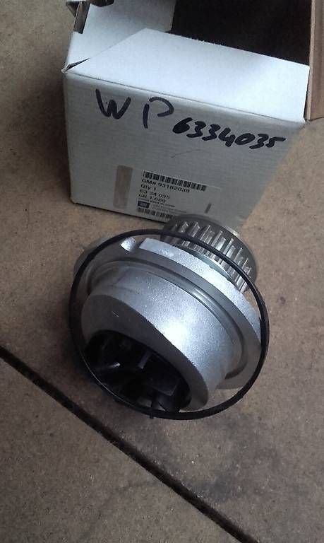 Tutti pezzi di ricambio auto: Opel Astra 1.6 16V Wasserpumpe – Usato da Huttwil venduto da kadett_78