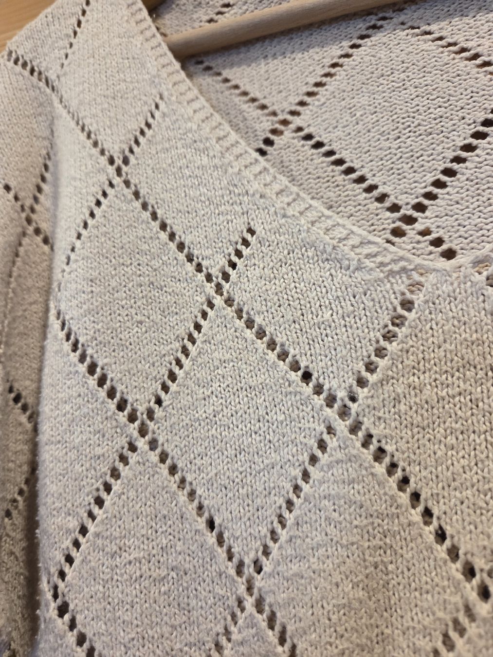 Maglioni & Felpe: Sommerlicher Strickpullover in Beige, Grösse M – Usato da Herbetswil venduto da ursjoel 1