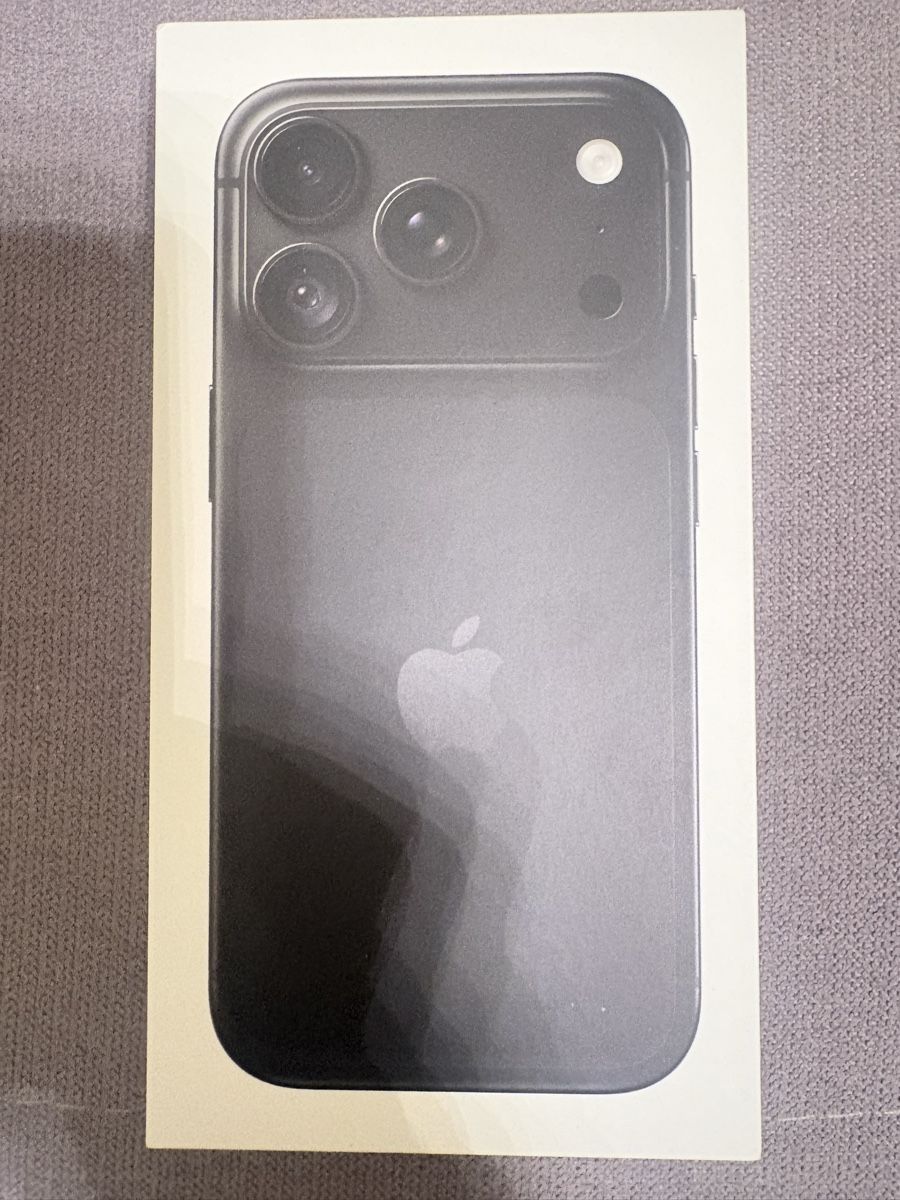 Apple Telefoni cellulari / Smartphones: iPhone 18 Pro Black !!!NEU!!! – Nuovo e nell'imballaggio originale da Kaiseraugst venduto da Kiwi180513 1