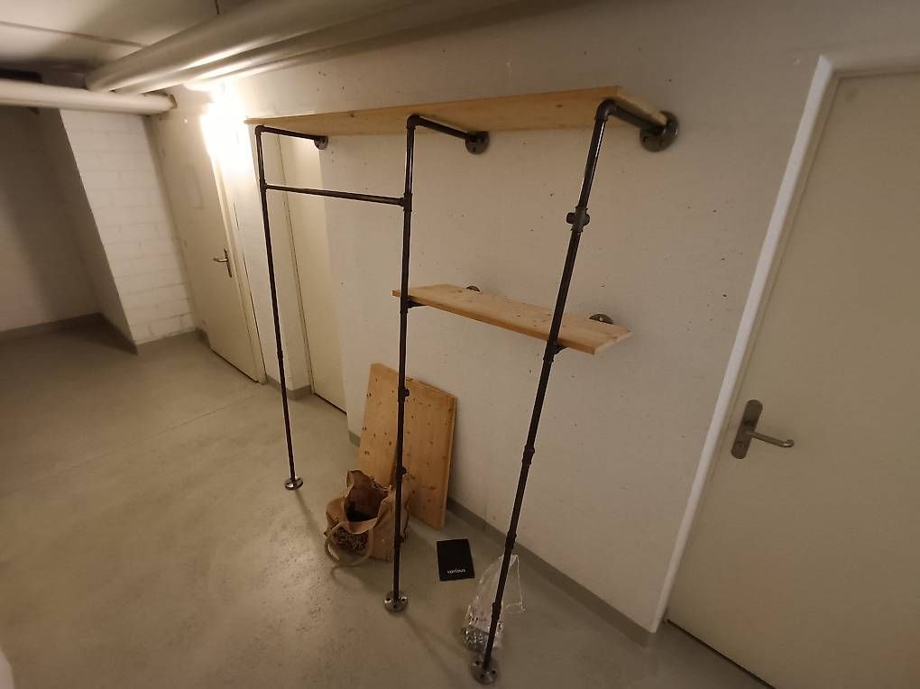 Porte manteau: Garderobe Various – D'occasion à Solothurn par Churxxill 1