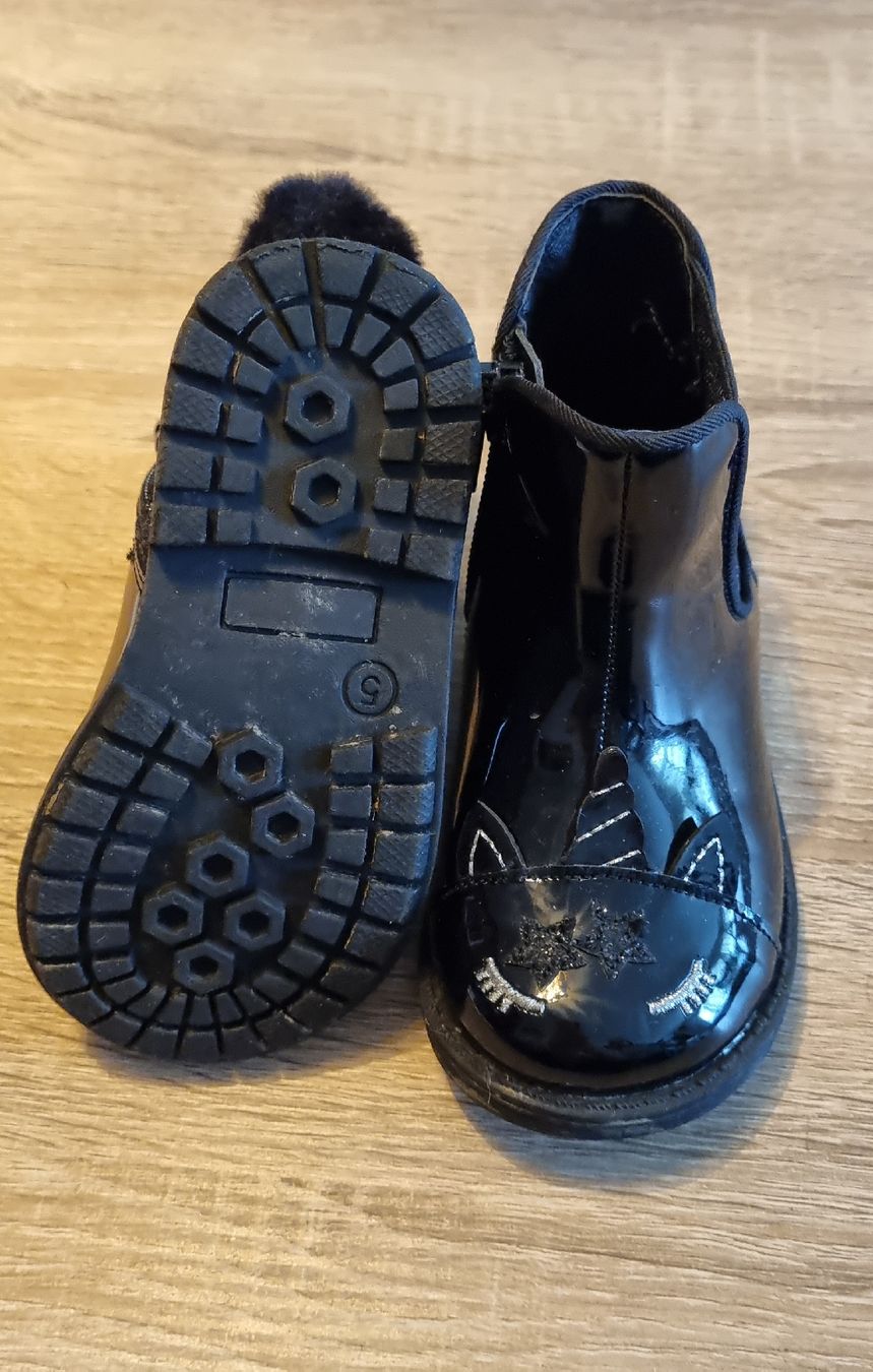 Primark Scarpe per ragazze: Lack Stiefeletten Gr. 22 – Usato da Mörschwil venduto da mar_t9k9 2