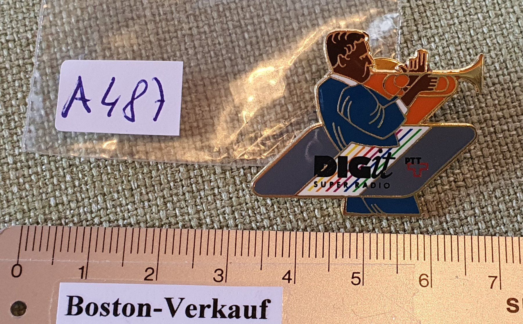 Placchette & Badge: A487 - Pin PTT DIGit Super Radio – Usato da Reinach BL venduto da Boston-Verkauf 2