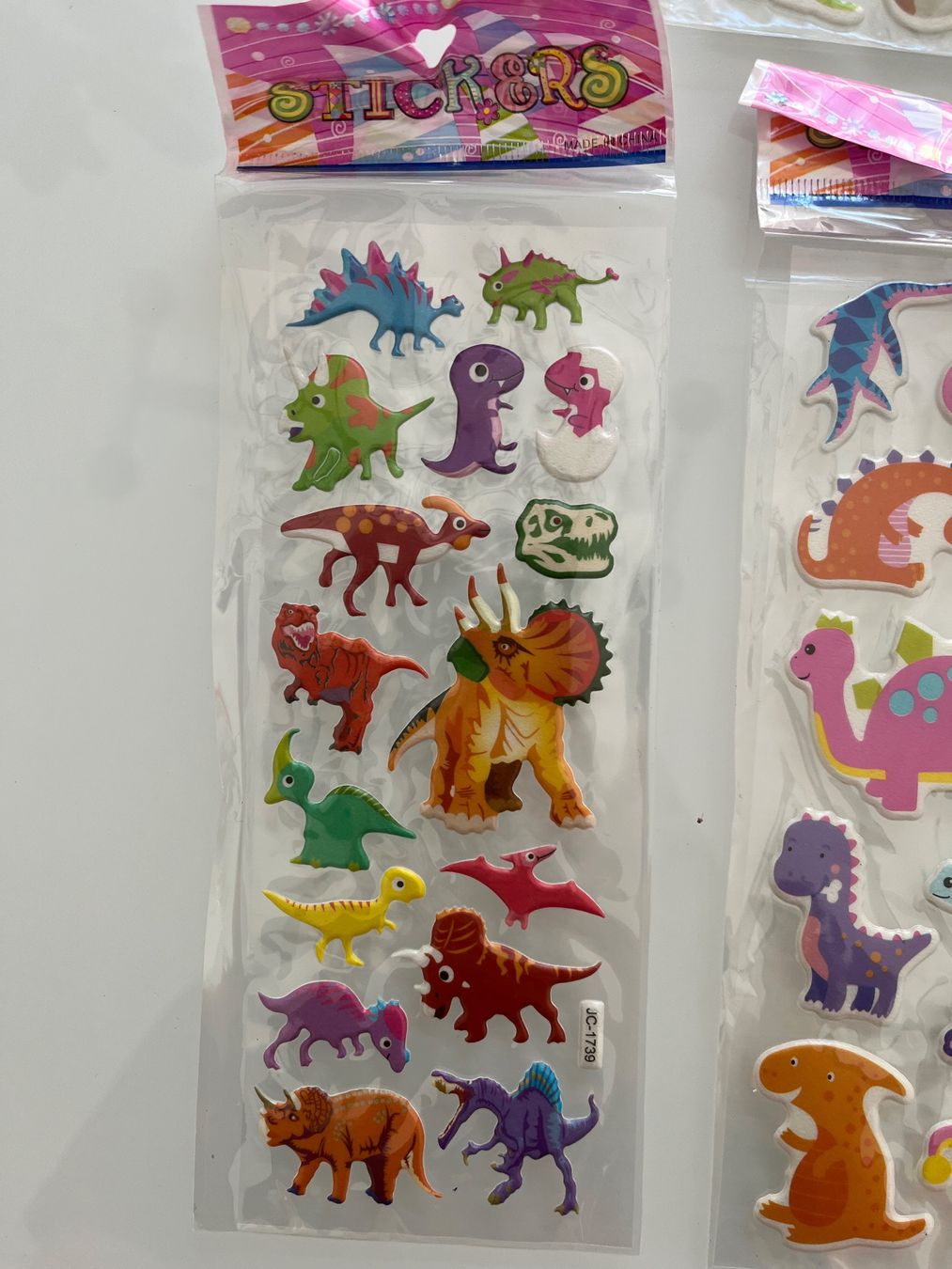 Aufkleber: 11 Packungen von Dinosauriern Stickers – Neu und originalverpackt aus Zürich von the_2lsz 1