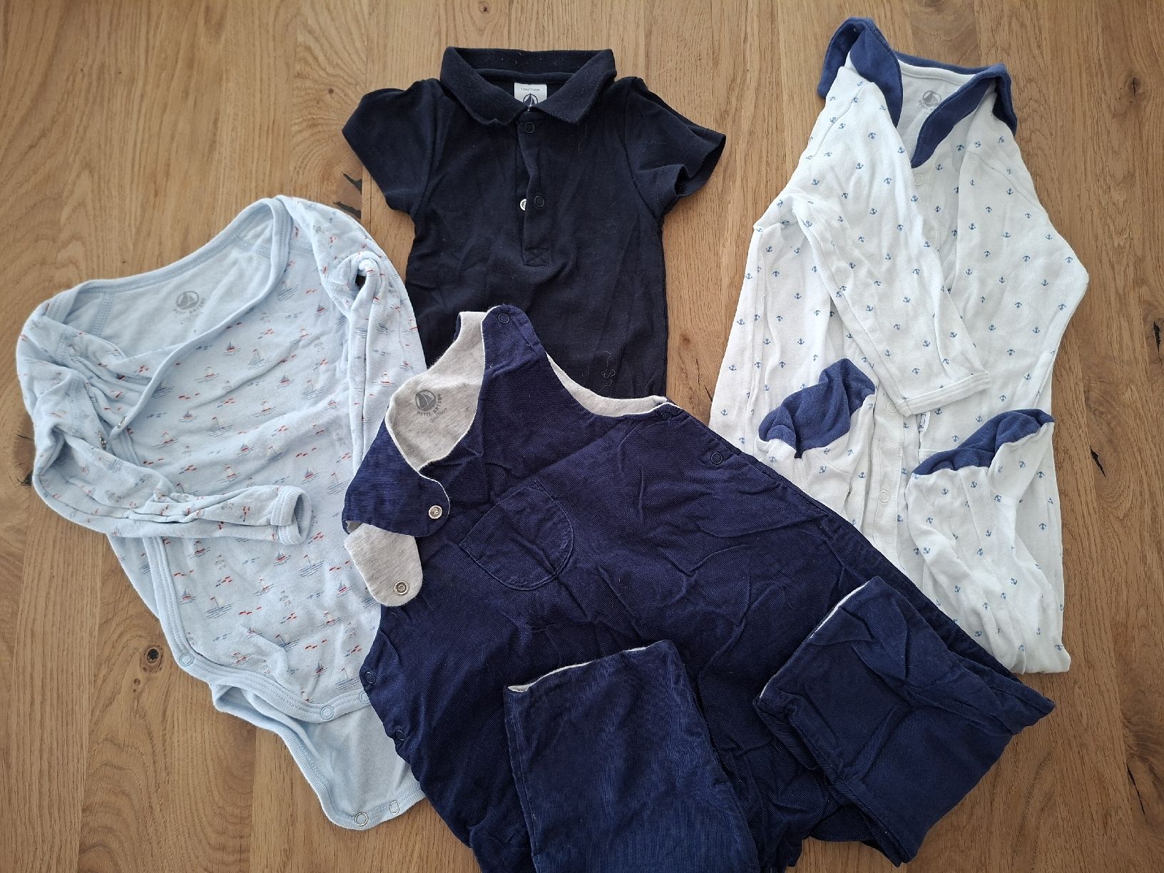 Petit Bateau Kleiderpakete & -sets: Petit Bateau Bundle 12 Monate/74 – Gebraucht aus Frenkendorf von Sir_marlin