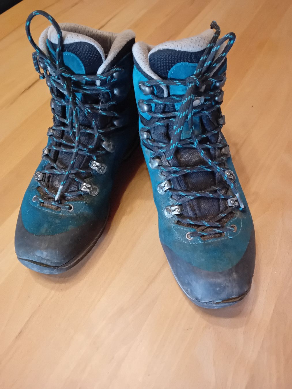 Lowa Scarpe da donna: Lowa Wanderschuhe 39 – Usato da Krauchthal venduto da Nati_H 1