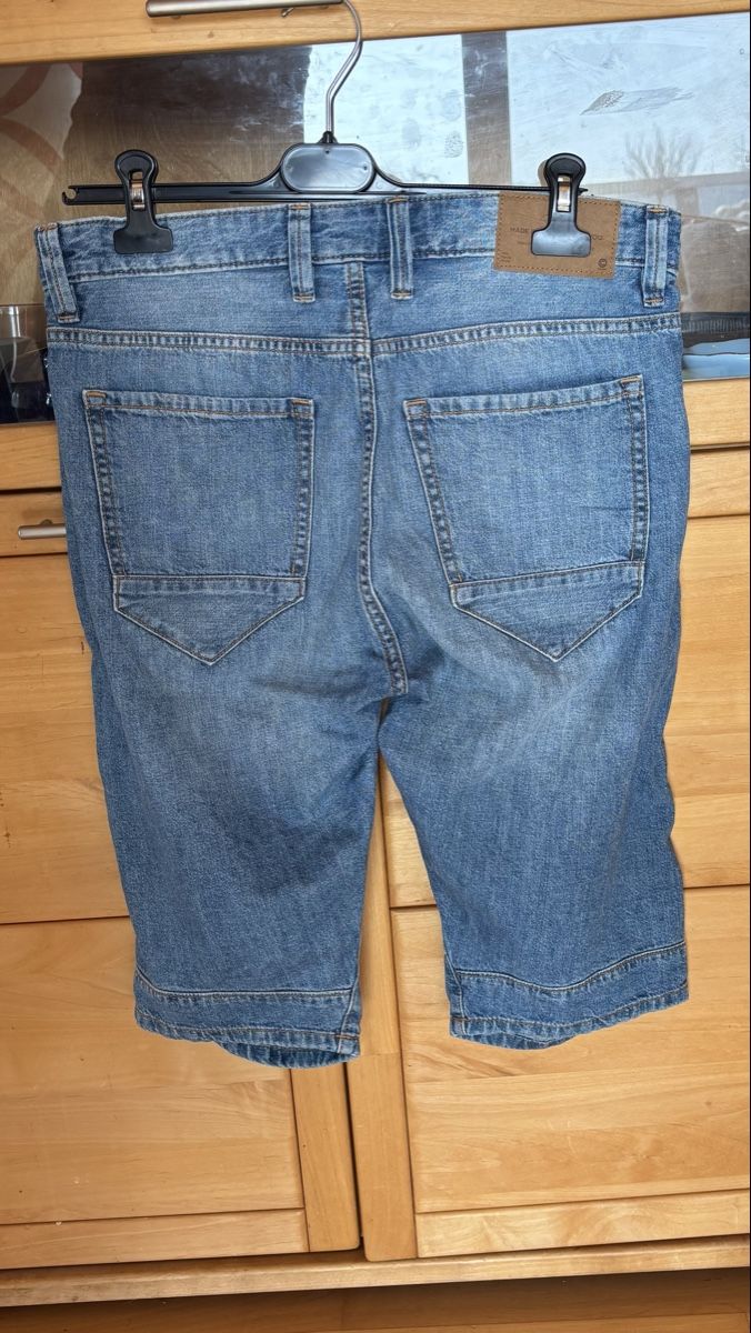 Jeans: Bermuda adolescent taille 29 – Usato da Pomy venduto da Pomnath 1