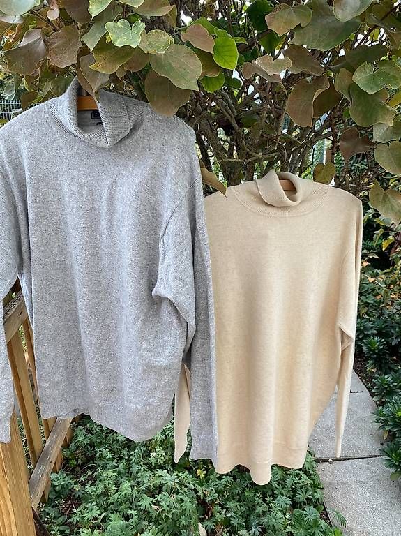 Pullover & Sweatshirts: 2 Herren Cashmere und Seide Rollkragenpullover Gr. L oder 52 – Gebraucht aus Wil SG von nicetohave54