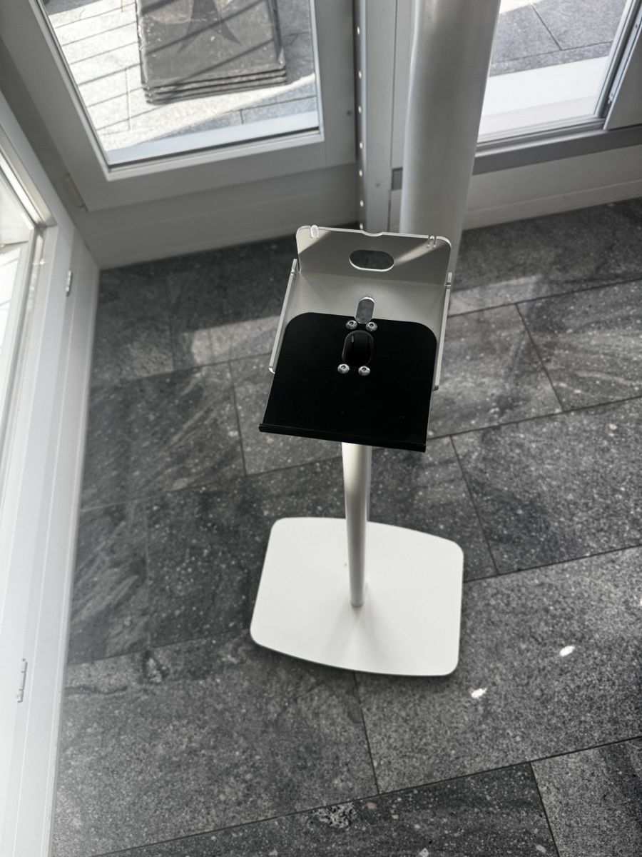 Supporti a parete: Ständer weiss neuwertig – Usato da Stäfa venduto da Rahel2018