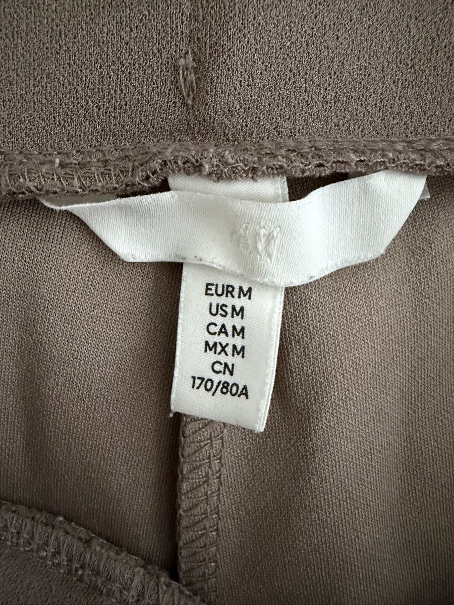 H&M Hosen: Pantalon large beige  – Gebraucht aus Monthey von Sevdije.Kololli 3