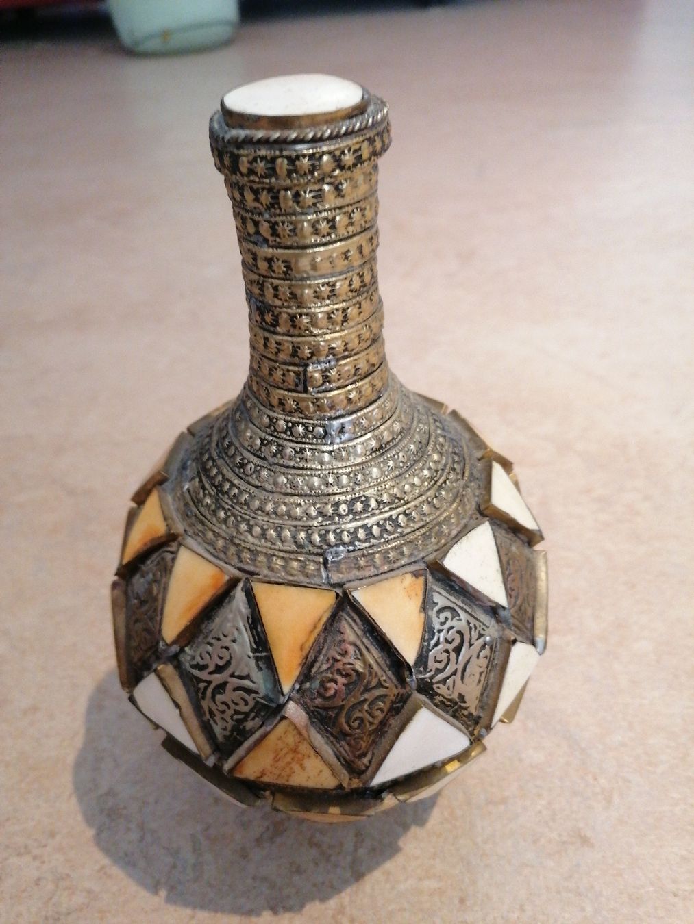 Vasi & Recipienti: Antike Flasche Vase, Messing und Einlegearbeit – Usato da Klingnau venduto da vollmond36