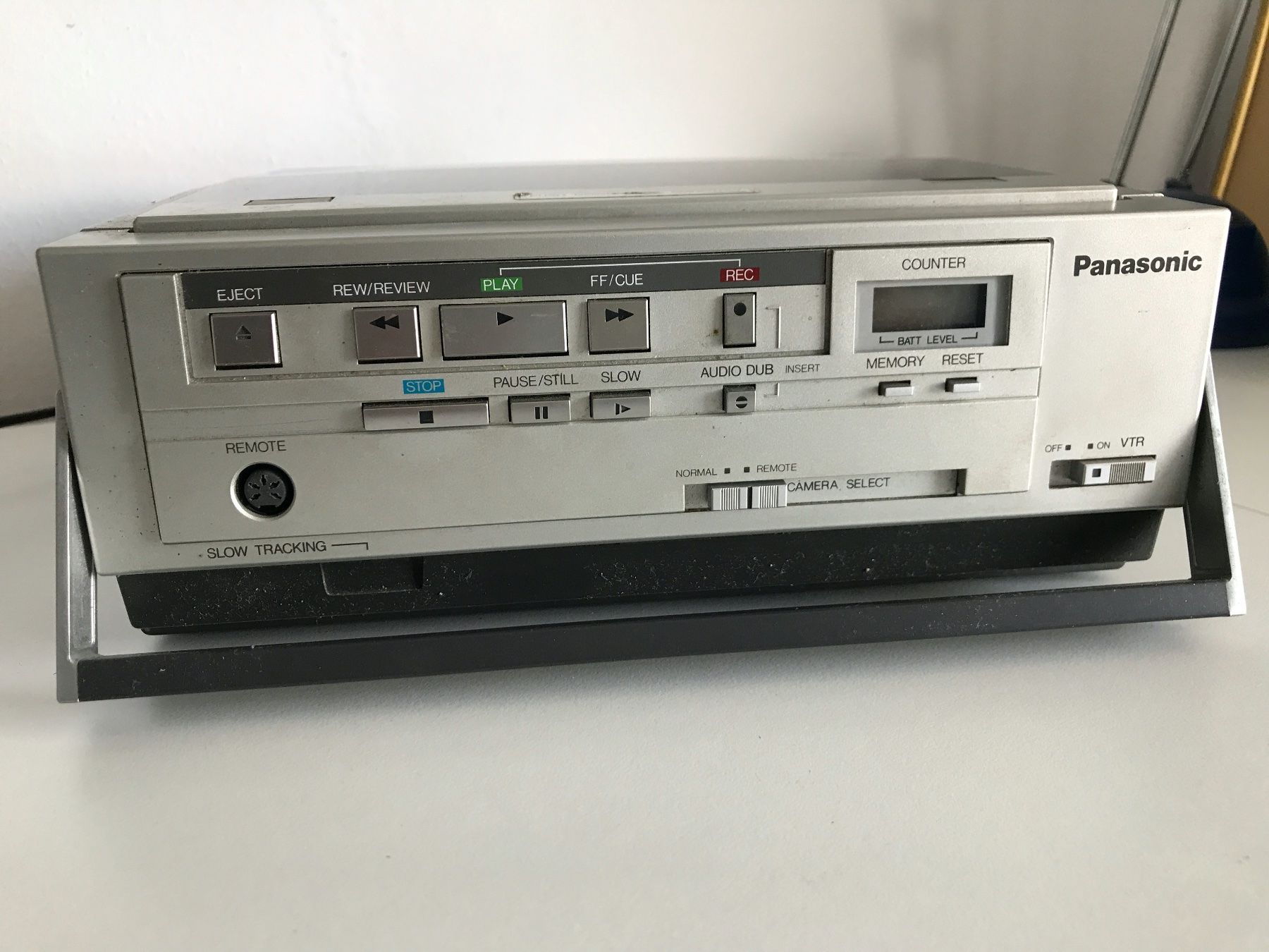 Panasonic Registratori: PANASONIC  VHS- VIDEO CAMERA WVP-50E+Recorder NV-100 – Usato da PARADISO venduto da pin_vlj8