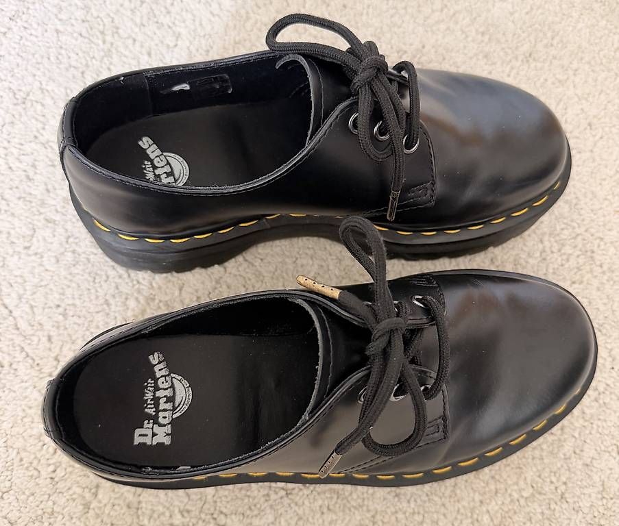 Scarpe da donna: Dr. Martens Plateau-Schuhe, Grösse 39 – Usato da Zullwil venduto da len_6jgc 1