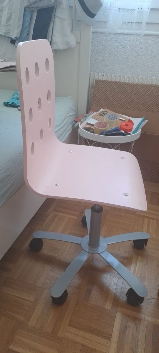 Ikea Sedie: Chaise de bureau rose roulettes hauteur réglable – Usato da Chavannes-Renens venduto da tim_8669