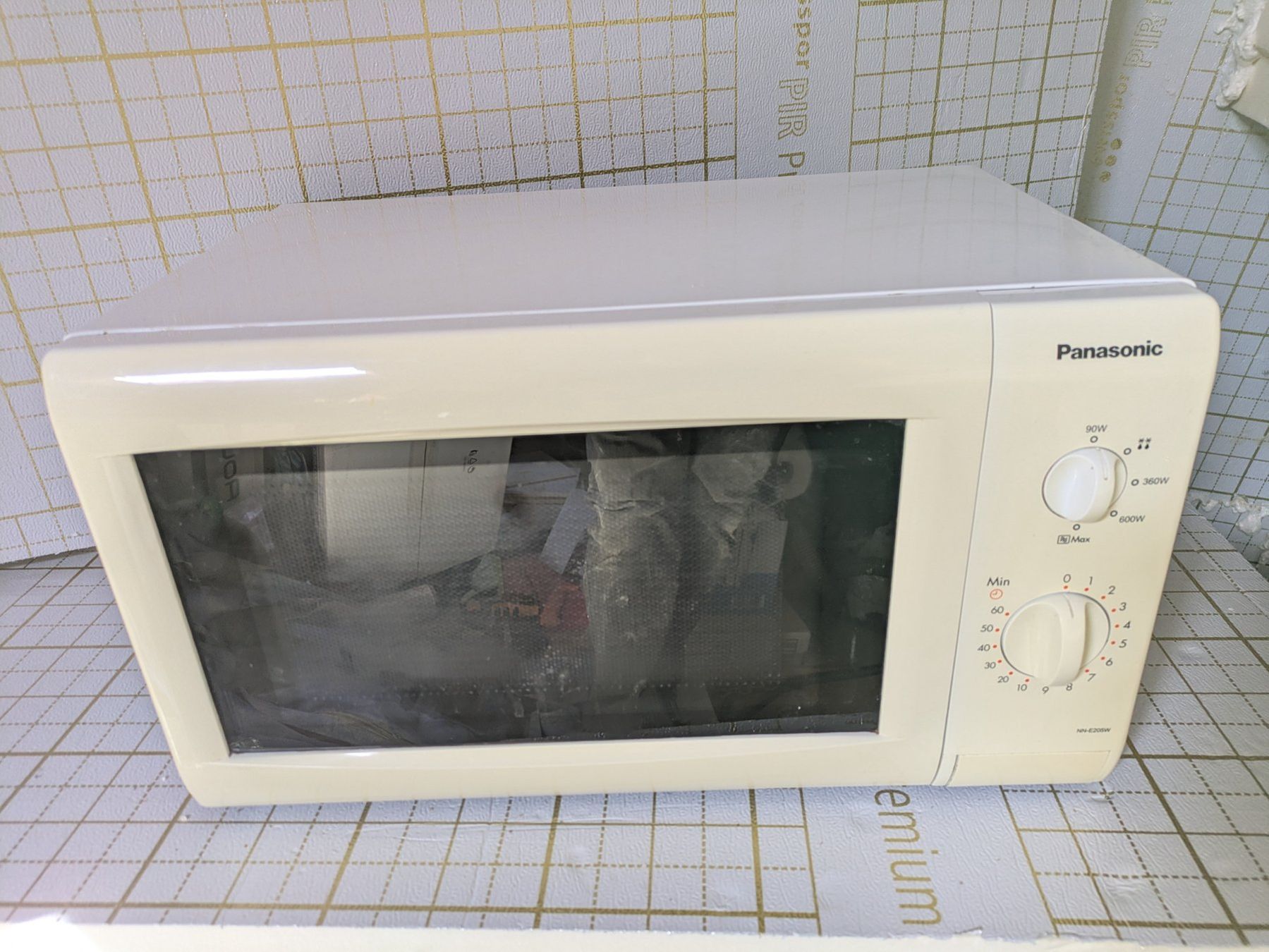 Panasonic Backöfen: Four à micro-onde Panasonic d'occasion – Gebraucht aus Pampigny von nic_575j