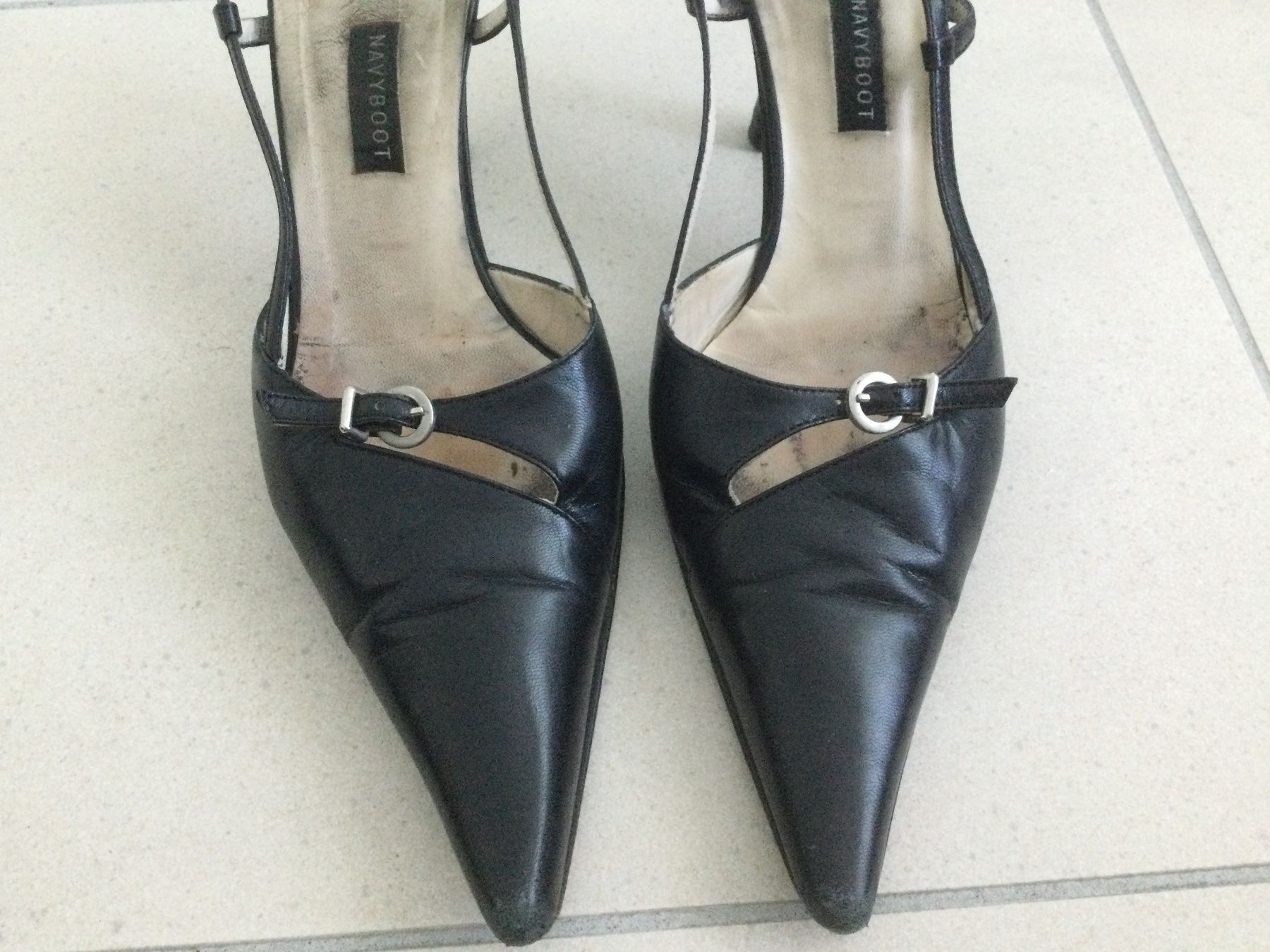 Navyboot Chaussures femmes: Navyboot Slingback Pumps schwarz Leder gebraucht – D'occasion à Zug par ang_rxx5 1