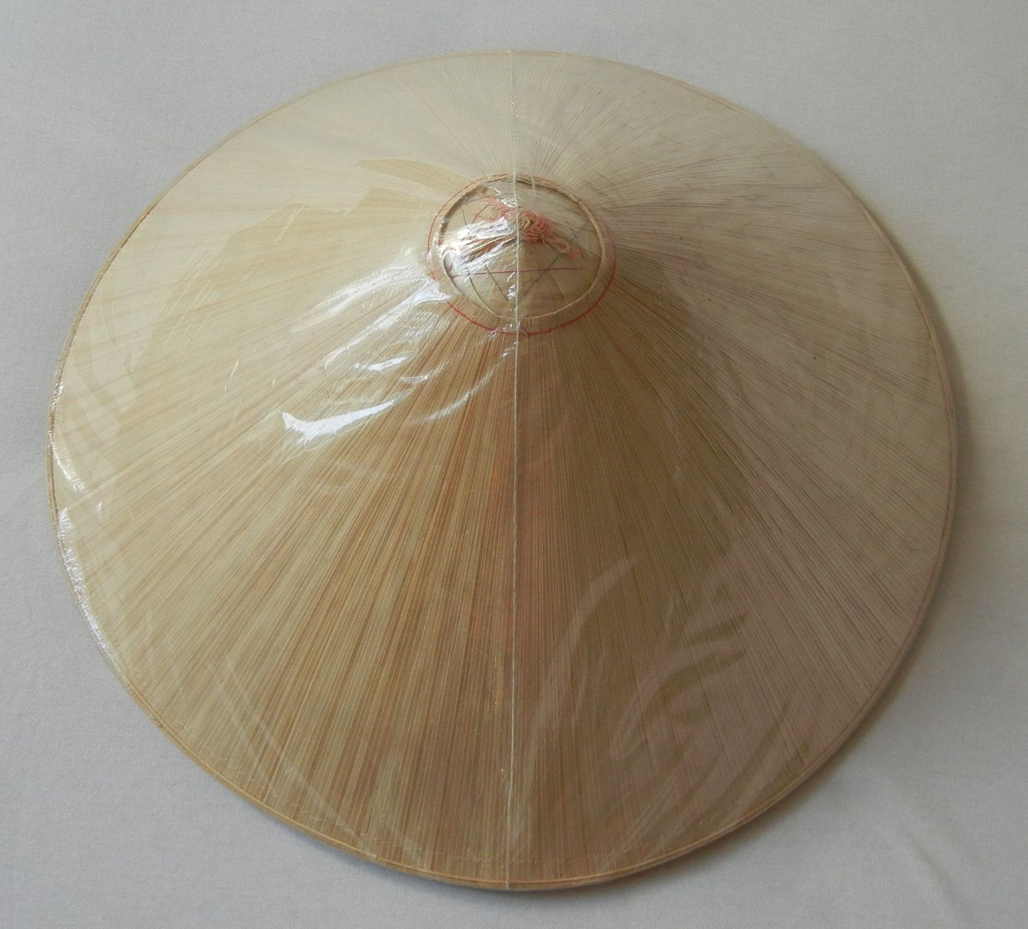 Copricapi, berretti & cappellini: ORIGINAL VERZIERTER SONNENHUT aus VIETNAM – Nuovo (secondo la descrizione) da Bern venduto da Mekongbeach 3