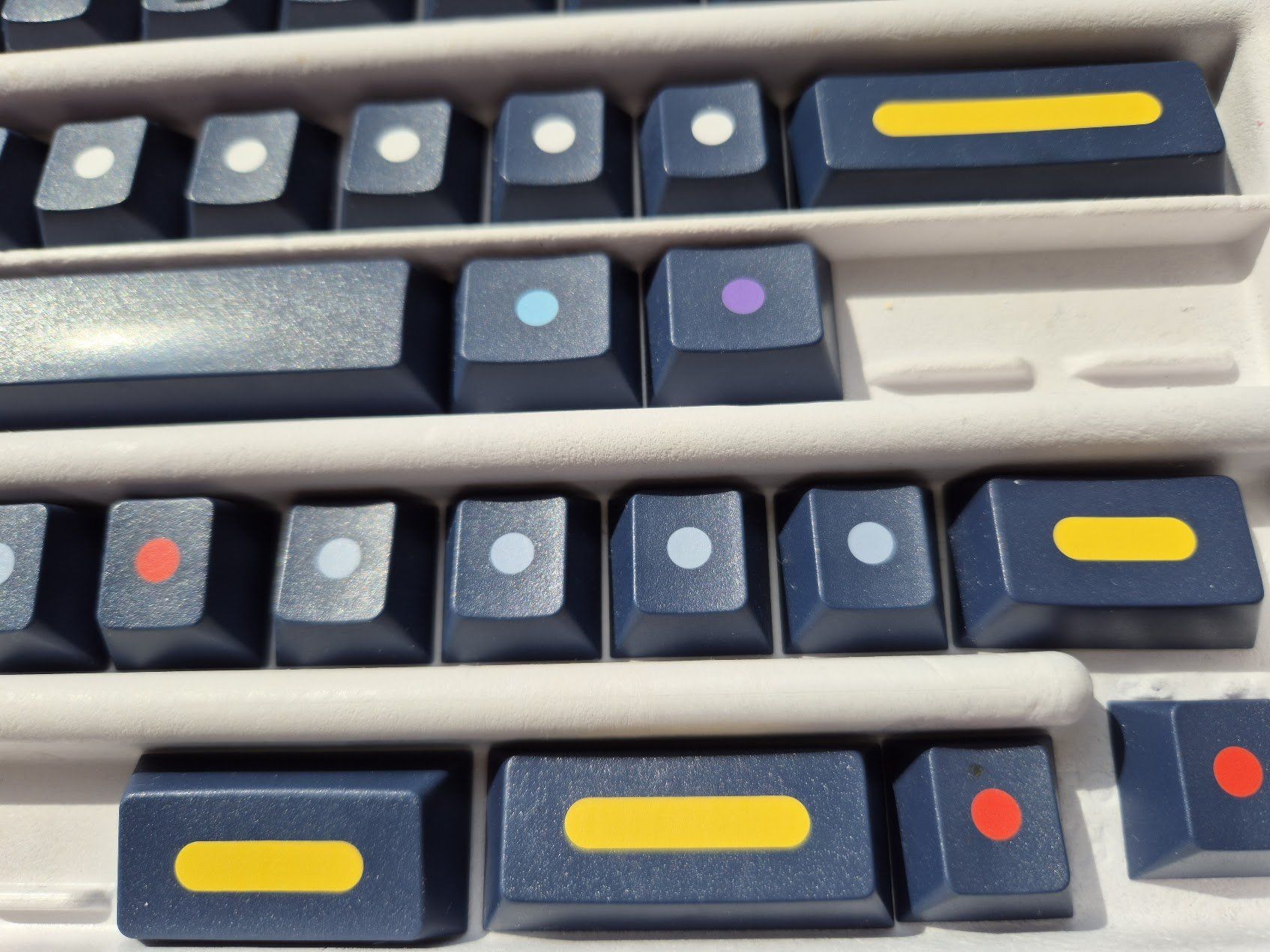 Claviers: GMK Dots 2 Dark Base Keycaps – D'occasion à Romanshorn par Rn222 4