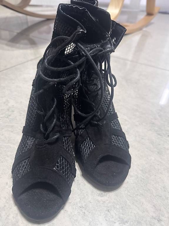 Scarpe da donna: Scarpe con tacco – Usato da Biasca venduto da ros_25bp 1