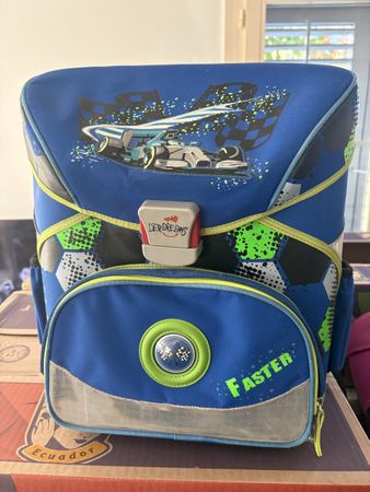 Schultaschen für Jungen und Mädchen