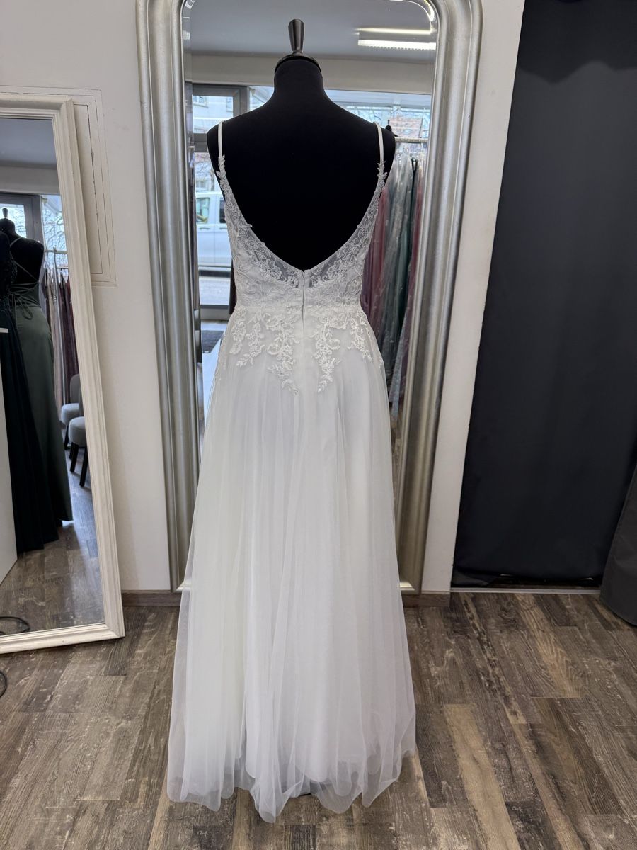 Vestiti: Wunderschönes Brautkleid, Grösse 36, neuwertig, elegant – Nuovo (secondo la descrizione) da Schlatt ZH venduto da mak_wrr6 2