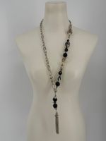 Halskette mit dunkelblauen Akzenten, Modeschmuck