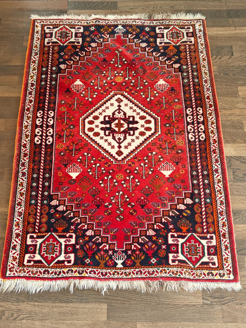 Tappeti: Orientteppich handgeknüpft - Medaillon rot – Usato da Birr venduto da DisDas 1