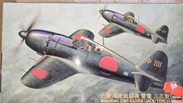 Modell aereo Mitsubishi J2M5 Raiden Type 33 1:48
