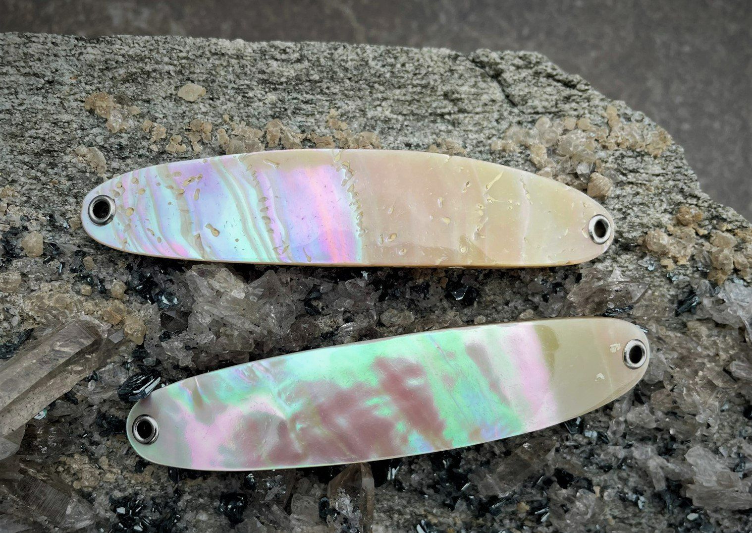 Esche: 2 Premium Perlmuttspangen "Magic Moonlight", ca. 85-90 mm – Nuovo (secondo la descrizione) da Arbon venduto da Helmuth 1