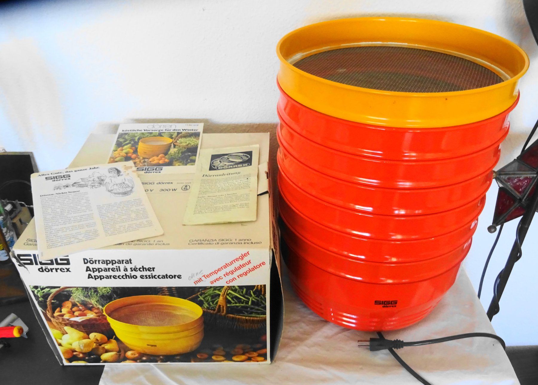 Sigg Elettrodomestici da cucina: SIGG Dörrex Dörrapparat mit 7 Dörr Sieben orange – Usato da Zürich venduto da Connie8