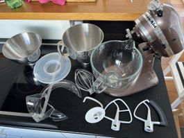 KitchenAid Artisan 5KSM150 mit viel Zubehör & 3 Schüsseln