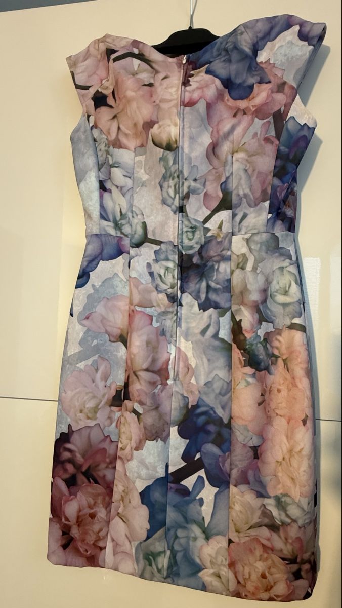 Kleider: Sommerliches Kleid mit Blumenmuster, Gr. 36 – Gebraucht aus Dietikon von huscheli85 1