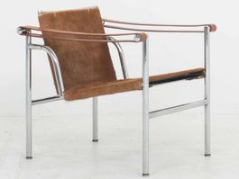 Le Corbusier LC1 Sessel von Cassina mit braunem Fell