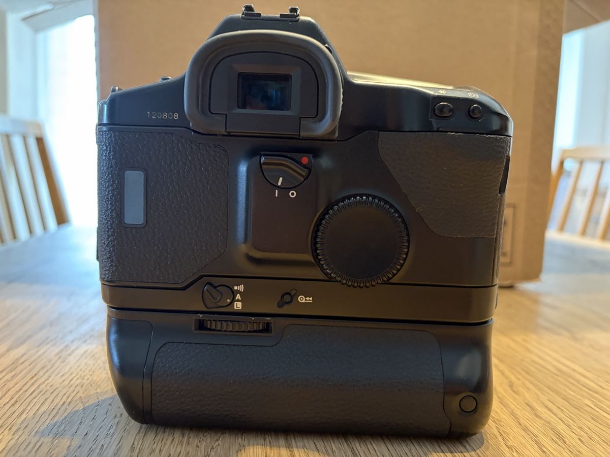Canon Kamera: Canon EOS-1N – Defekt aus Frauenfeld von Hawker01 1