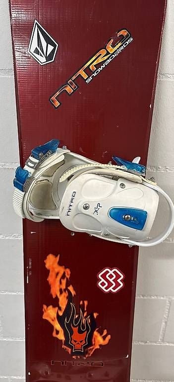 Snowboard Nitro Board: Nitro Shadow Snowboard Gr. 155cm inkl. Bindung – Usato da Scheuren venduto da corina_sarah 1