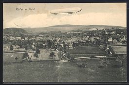 Asslar, Totalansicht mit Zeppelin über 