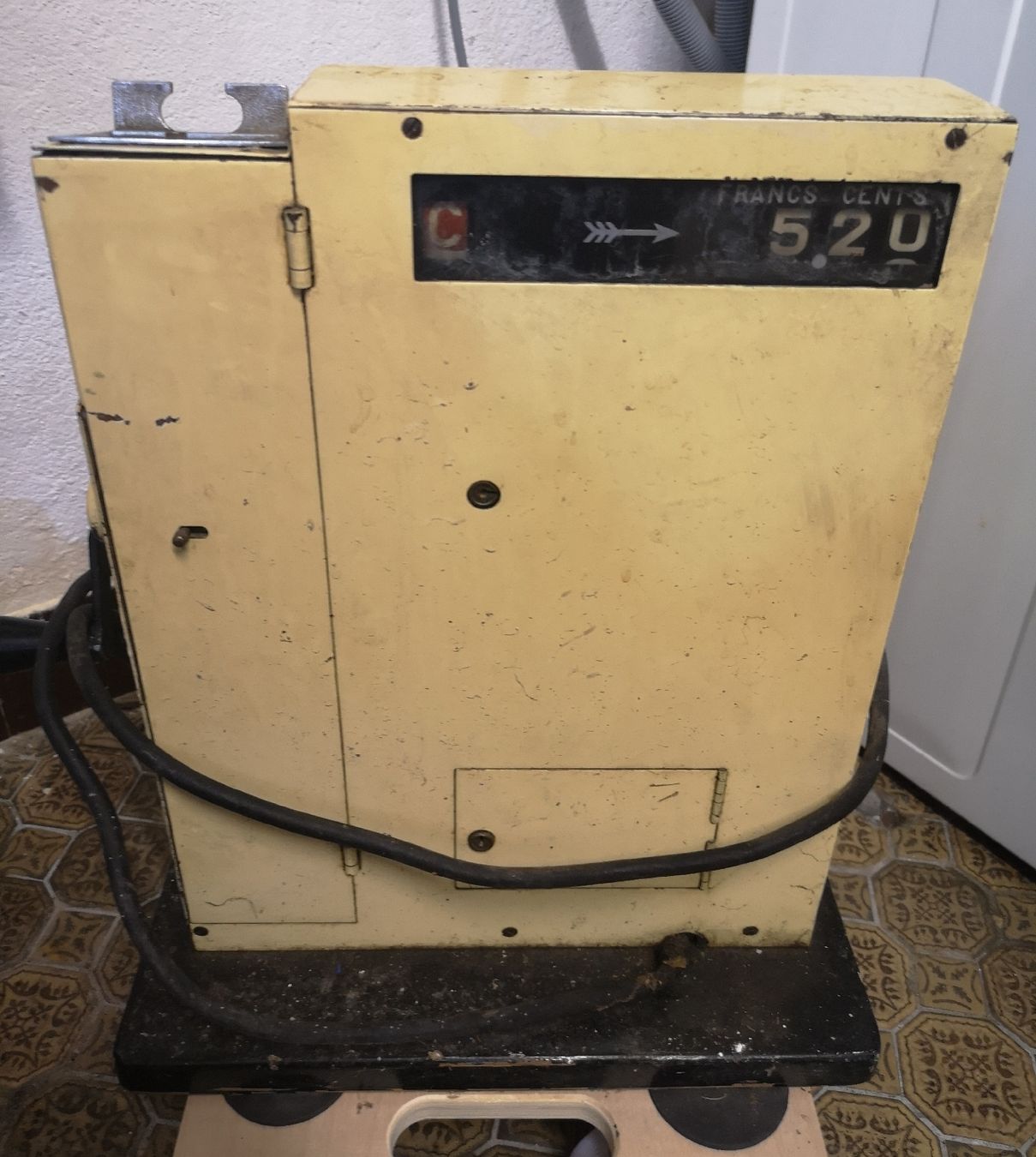 Registratore di cassa: Caisse enregistreuse ancienne – Usato da Conthey venduto da Cathlouz 3