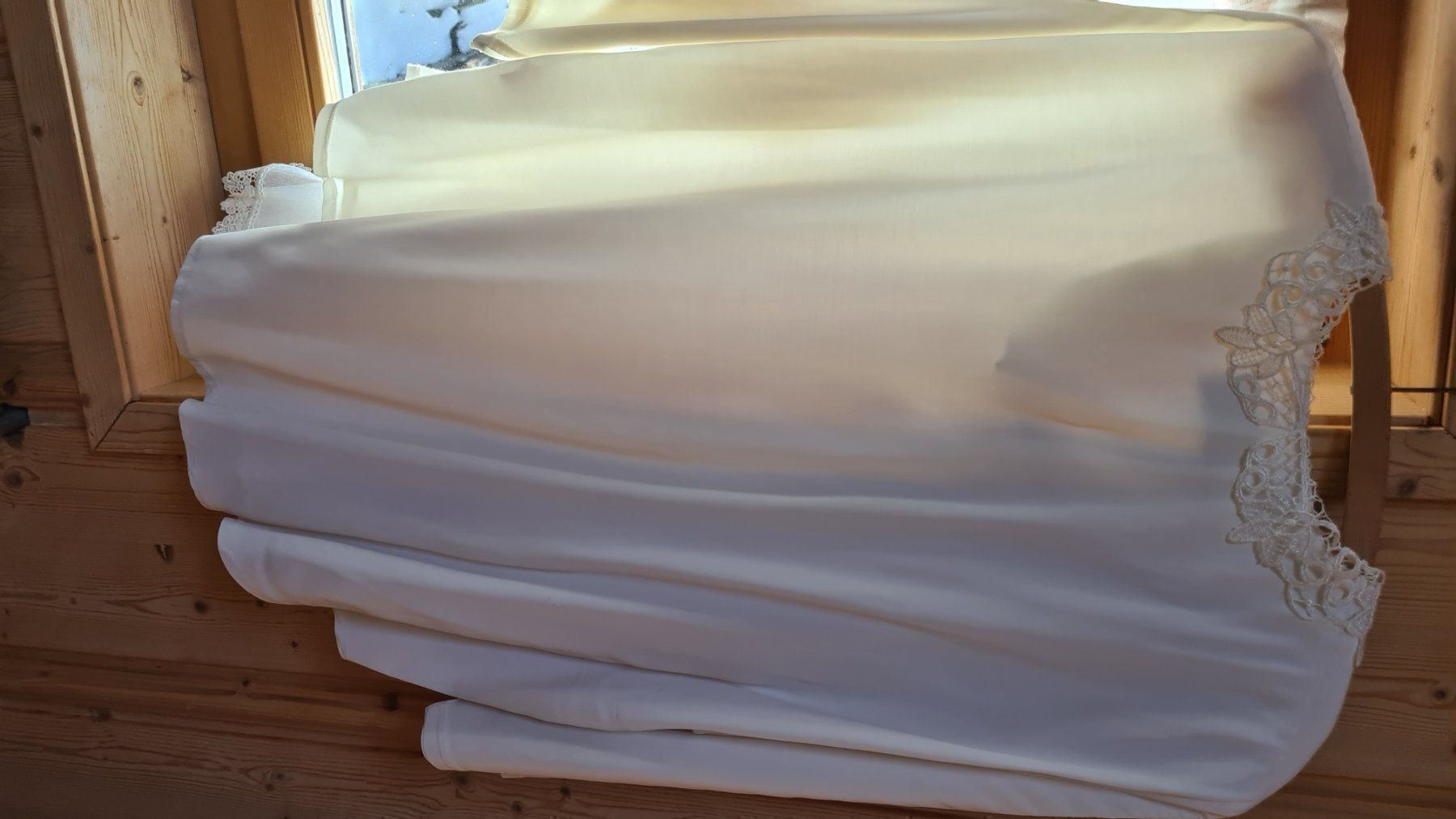 Camicette: Wunderschöne Bluse mit Spitzenkragen – Usato da Ferden venduto da jemyce 2