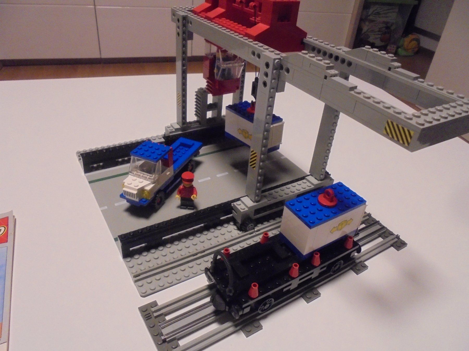 Lego Giocattoli: LEGO - EISENBAHN - CONTAINER - VERLADE - STATION - 12 VOLT – Usato da Gelterkinden venduto da ajdt4 5