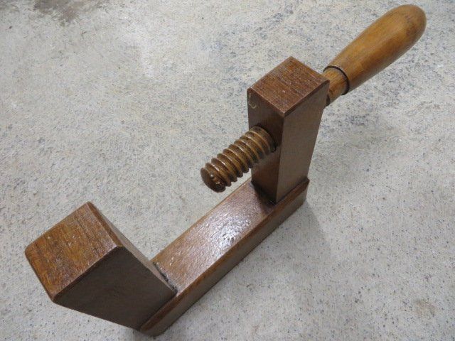 Tutti gli attrezzi: Zwinge aus Holz – Usato da Laupen ZH venduto da Mcafi02 2