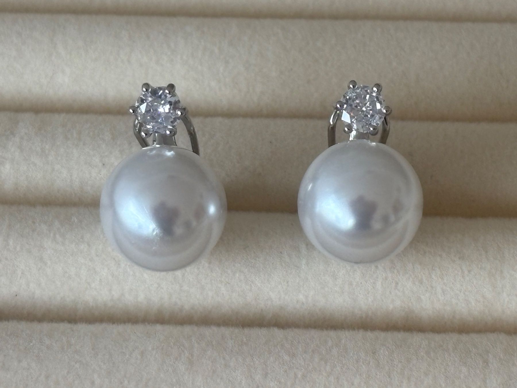 Boucles d'oreille: Luxus Elegante Ohrstecker  Kunstperlen weiss Farbe: Silber – Neuf (Voir description) à Biel-Bienne par Roserosse13 1