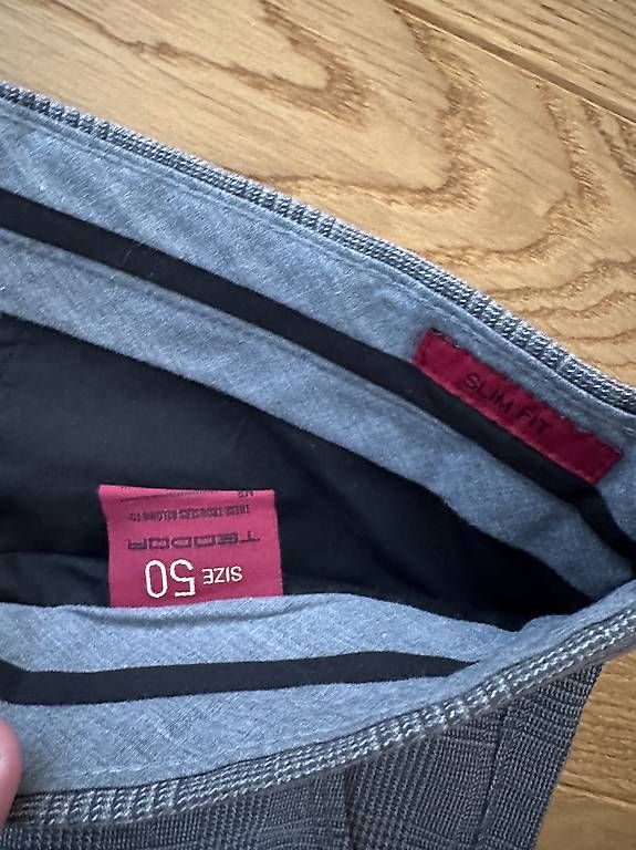 Pantaloni: Stoffhose grau Grösse 50 ungetragen – Nuovo (secondo la descrizione) da St. Gallen venduto da iva_yxh2 2