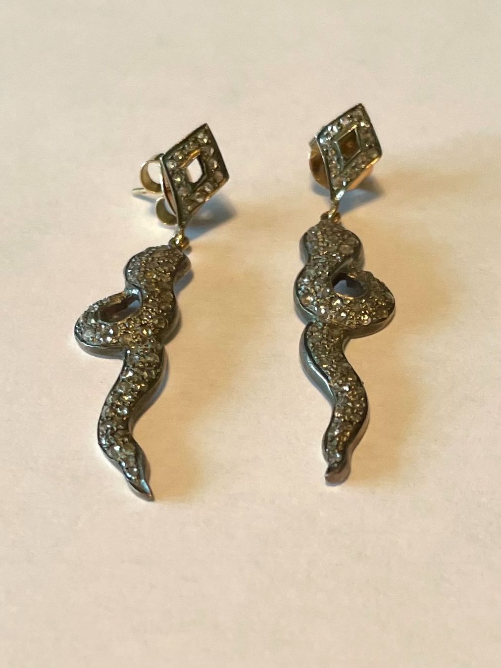 Ohrringe & -stecker: Vintage-Ohrringe mit Rohdiamanten aus Miami – Gebraucht aus Richterswil von IrynaL