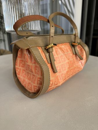 Fendi Zucchino Barrel-Handtasche